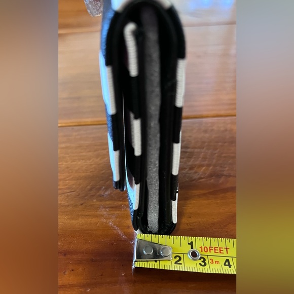 EUC Kut from the Kloth Trifold Card & ID Wallet/ Holder - Picture 6 of 8